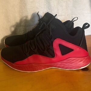 Nike Jordan Formula 23 black/red Men’s size 12 Like New Jordan’s